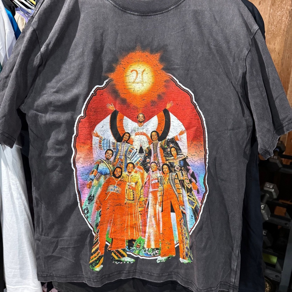 Earth Wind & Fire - OVERSIZED Small NWOT Tour shirt